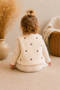 Handmade Teddyweste mit bestickten Blumen – Baby- & Kinderweste