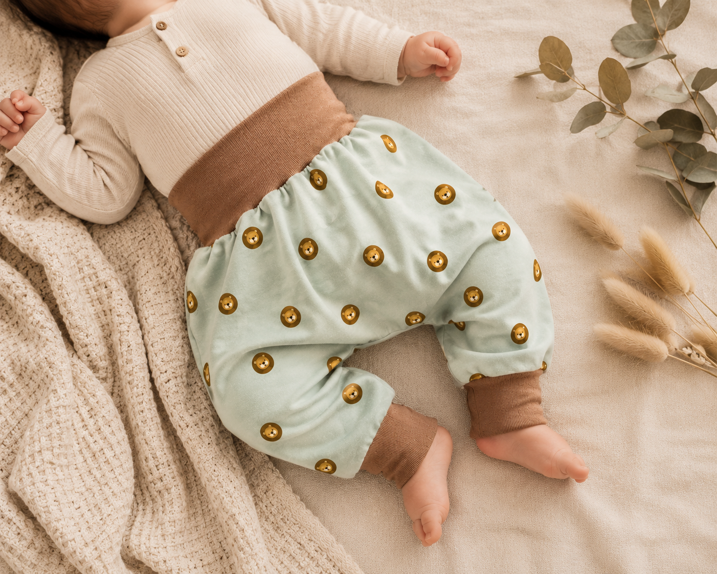 Pumphose Baby & Kinder Löwen – Handgenähte Mitwachshose aus Jersey