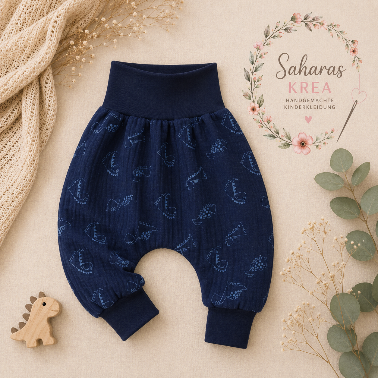 Musselin Pumphose Dino Dunkelblau – Handgemachte Mitwachshose für Babys & Kinder