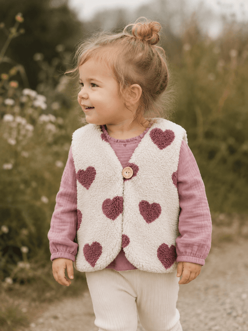 Handmade Teddyweste in Ecru mit Herzen – Musselin gefuttert (100 % Baumwolle) | Kinderweste