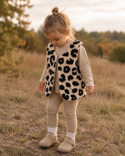 Handmade Teddyweste Leo Schwarz/Cremefarbe – Baby- & Kinderweste mit weichem Baumwolljersey