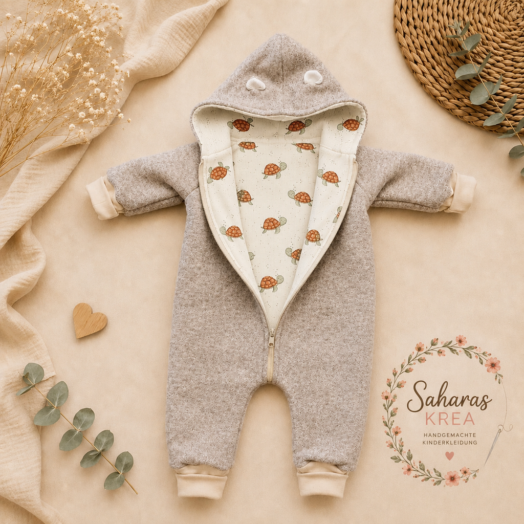 Wollwalk Overall aus Schurwolle in beige meliert – mit Baumwolljersey | Baby Walkanzug mit Kapuze | Handmade Walkoverall | Geschenk zur Geburt