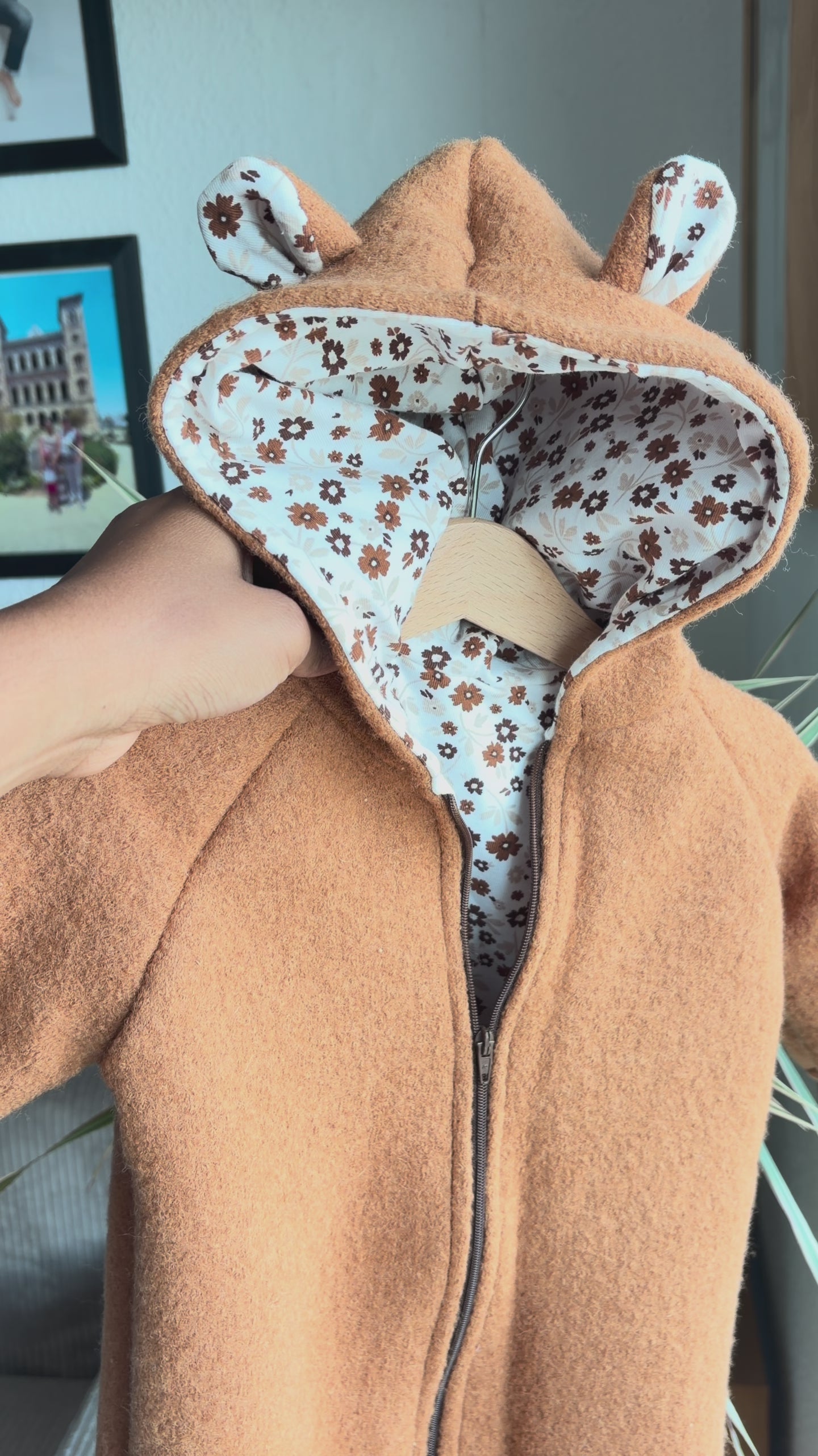 Wollwalk Overall aus Schurwolle – mit Baumwolljersey gefüttert | Baby Walkanzug mit Kapuze | Handmade Walkoverall | Geschenk zur Geburt